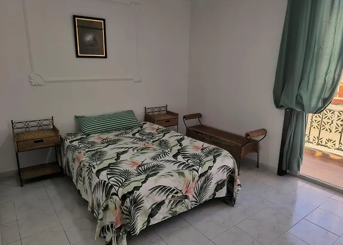 Americas 4-bedrooms *